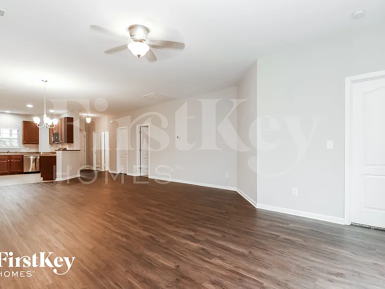 646 Savannah River Dr — Photo 3