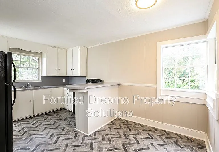 805 W 25th St — Photo 7