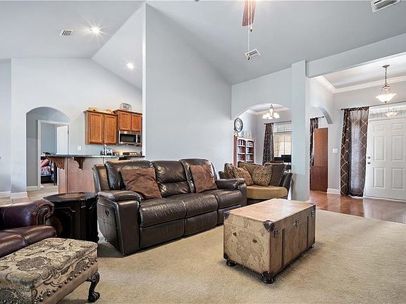 4th image of 3910 Trumbull Ct