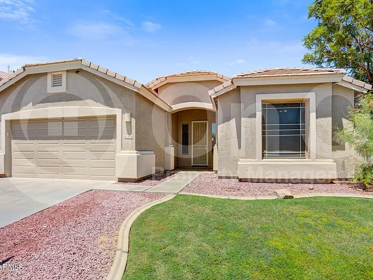1674 E Aloe Pl — Photo 1