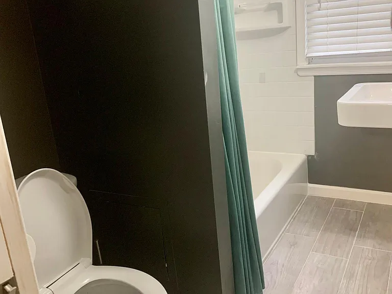 Upstairs Full Bath