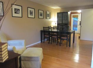 15 Palmer Ct, Sterling, VA 20165