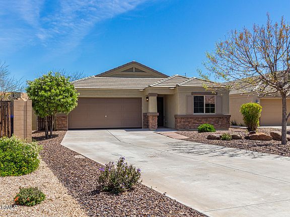 3rd image of 709 S VALENCIA Place