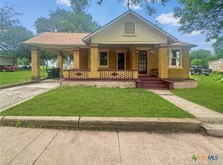 320 E South Main St, Flatonia, TX 78941