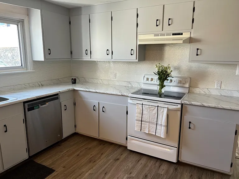 45 Bedford Ave — Photo 4
