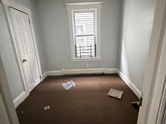 2nd image of 429 John St #1
