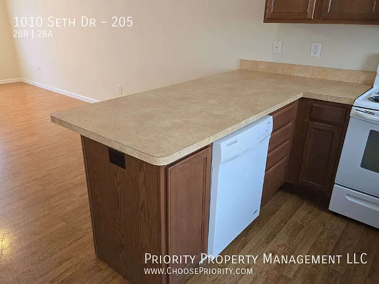 1010 Seth Dr #205 — Photo 6
