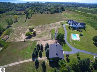 10292 E Fort Rd, Suttons Bay, MI 49682