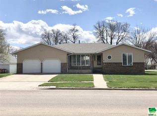 308 W Main St, Elk Point, SD 57025