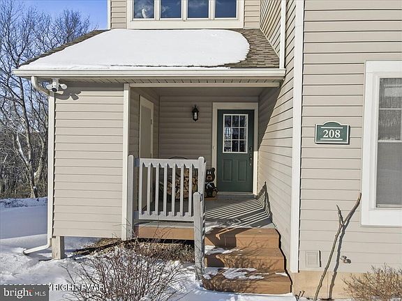 3rd image of 208 Sycamore Ct