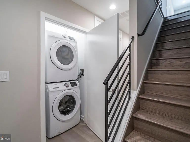 1434 Clymer St #1 — Photo 18