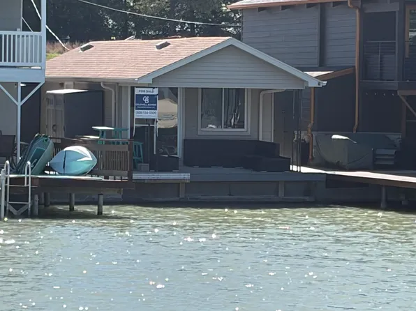 205 Mill Isle, North Platte, NE 69101