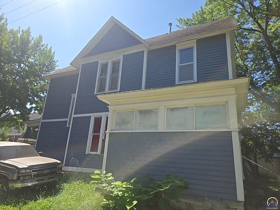 3rd image of 1321 1st Ave E