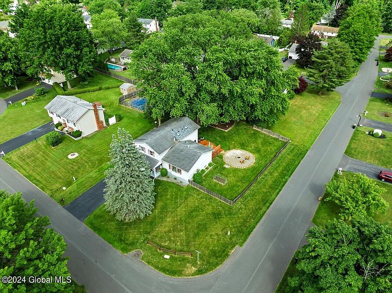 5th image of 3 Belmont Court