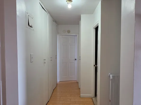 61-20 Grand Central Parkway image 7 of 22