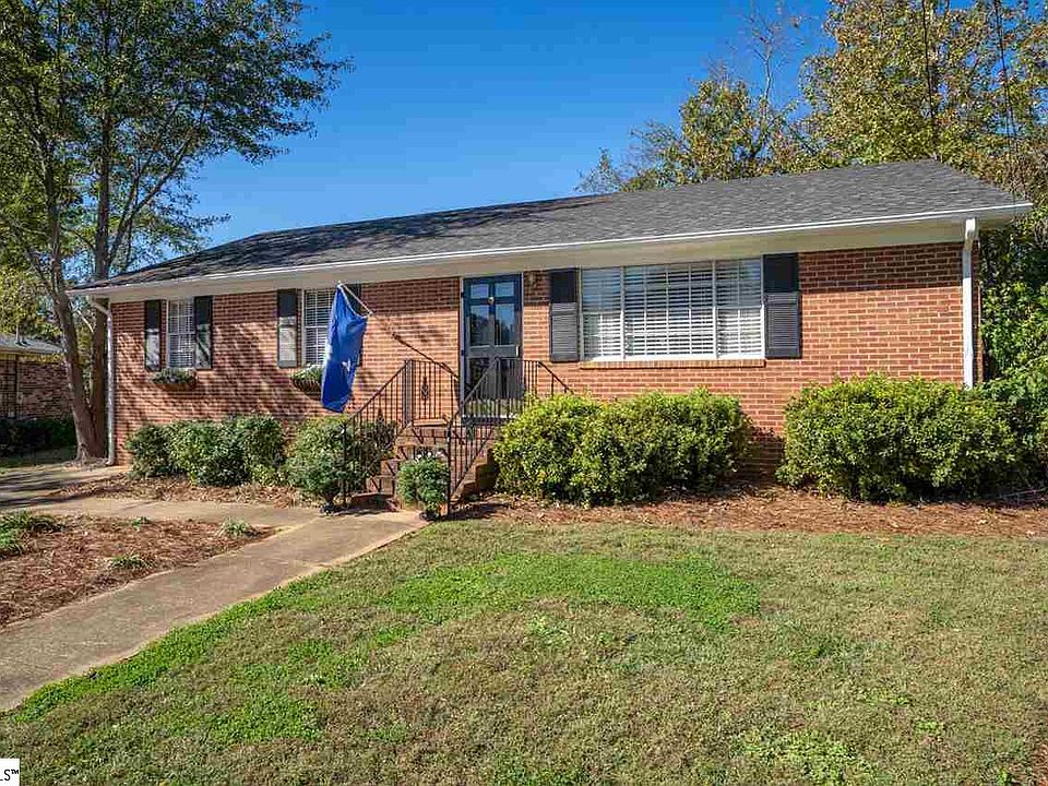 1st image of 16 Capewood Ct