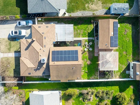 216 Johnson Ave, Oakdale, CA 95361