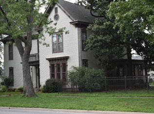 210 Stewart St, Carmi, IL 62821