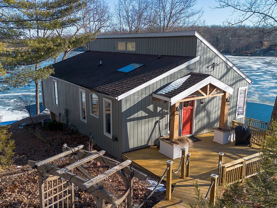 1st image of 668 Rollingwood Pl