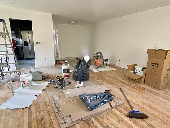 3rd image of 24449 Grand Central Pkwy Floor 2