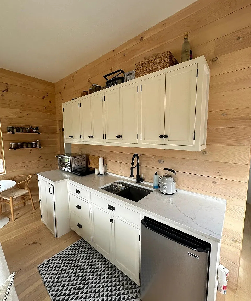 1 bed, 400 sqft, $1,600 — Photo 4