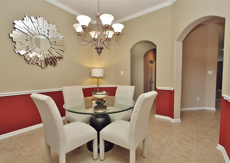 Formal Dining Room showing the lovely archways, it's a great room for entertaining!