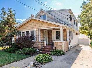 7 Longfellow St, Baldwin, NY 11510