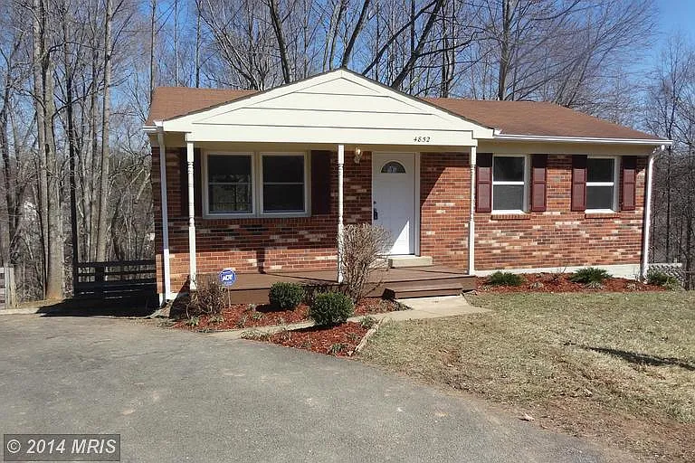 4852 Langer Ln photo 1