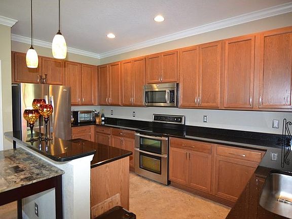 3rd image of 24284 Vincent Ave