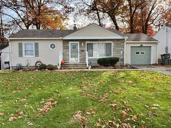 1763 Eden Ln, Youngstown, OH 44509