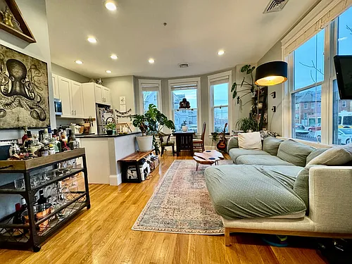 405 S Huntington Ave #1R Photo 1