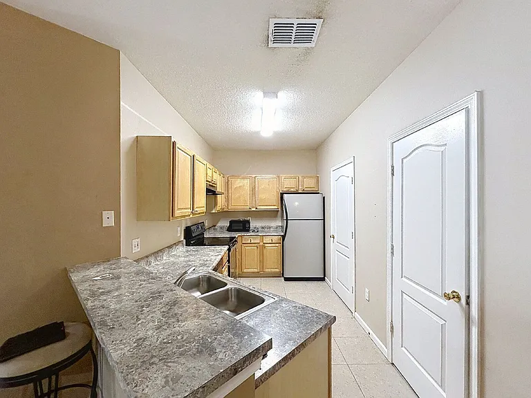 10471 Villa View Cir — Photo 6