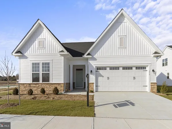 9393 Crestview Ridge Dr, Bristow, VA 20136