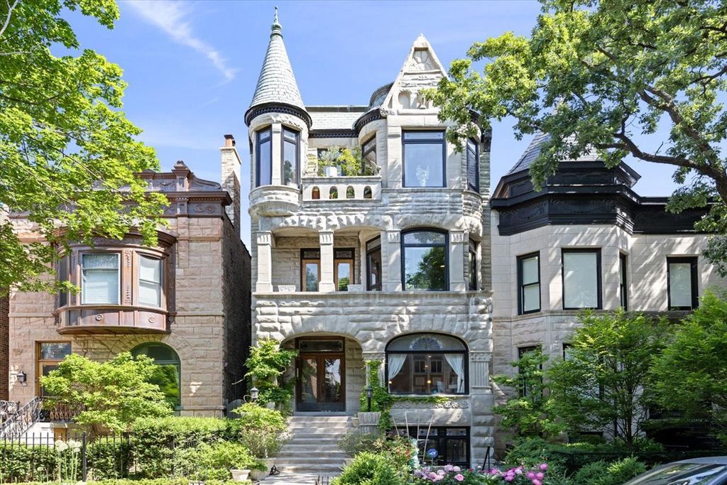 824 W Oakdale Ave #G, Chicago, IL 60657 condo