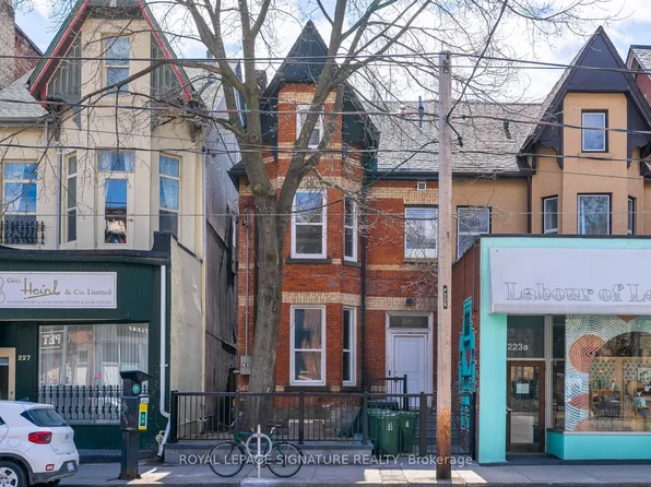 225 Carlton St #3, Toronto, ON M5A 2L2