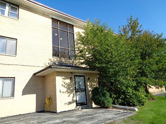 5th image of 19502 Lake Shore Dr APT 2N