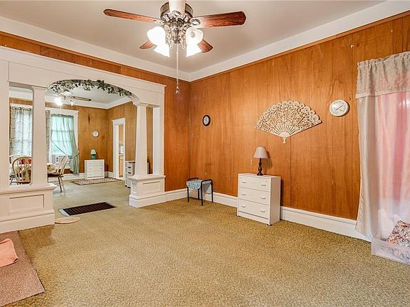 5th image of 624 W Olive St