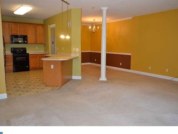 4th image of 23 Forest Gate Ln