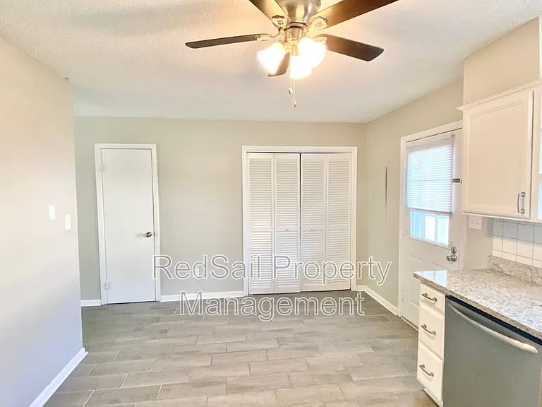 376 Susan Constant Dr — Photo 11