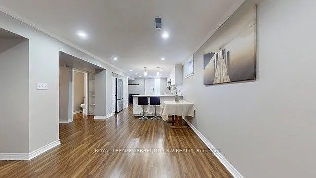 219 Beechgrove Dr #LOWER LVL — Photo 3