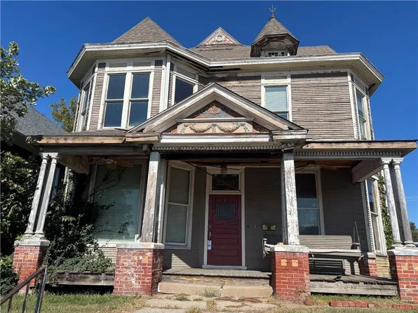 2225 Jones St, Saint Joseph, MO 64506