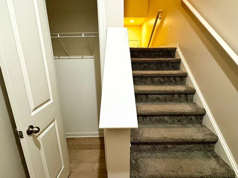 661 E Church St #B — Photo 25