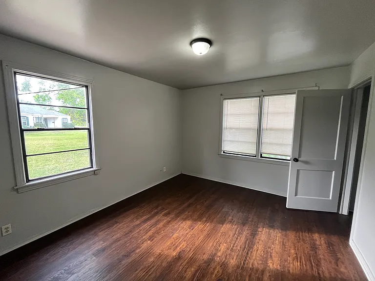 107 Magnolia Ct — Photo 3