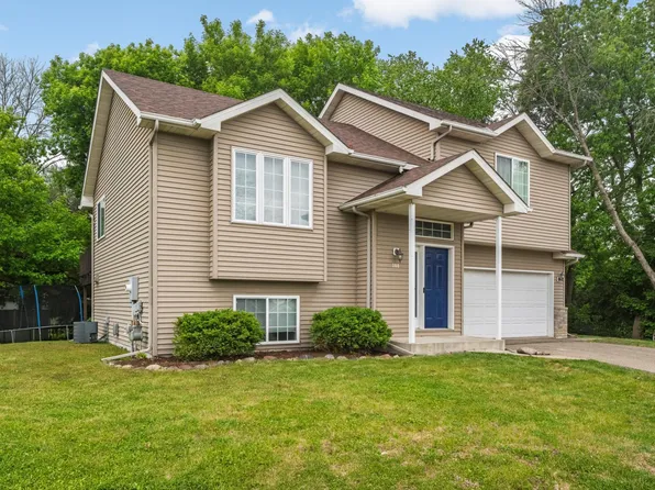 308 9th St, Farmington, MN 55024