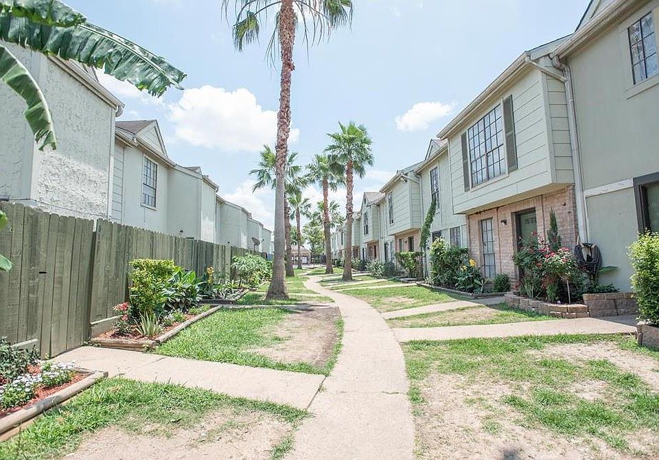 1st image of 12668 Windsor Village Dr #2668