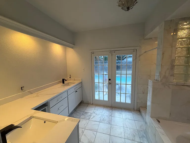 7218 Holder Forest Ct — Photo 4