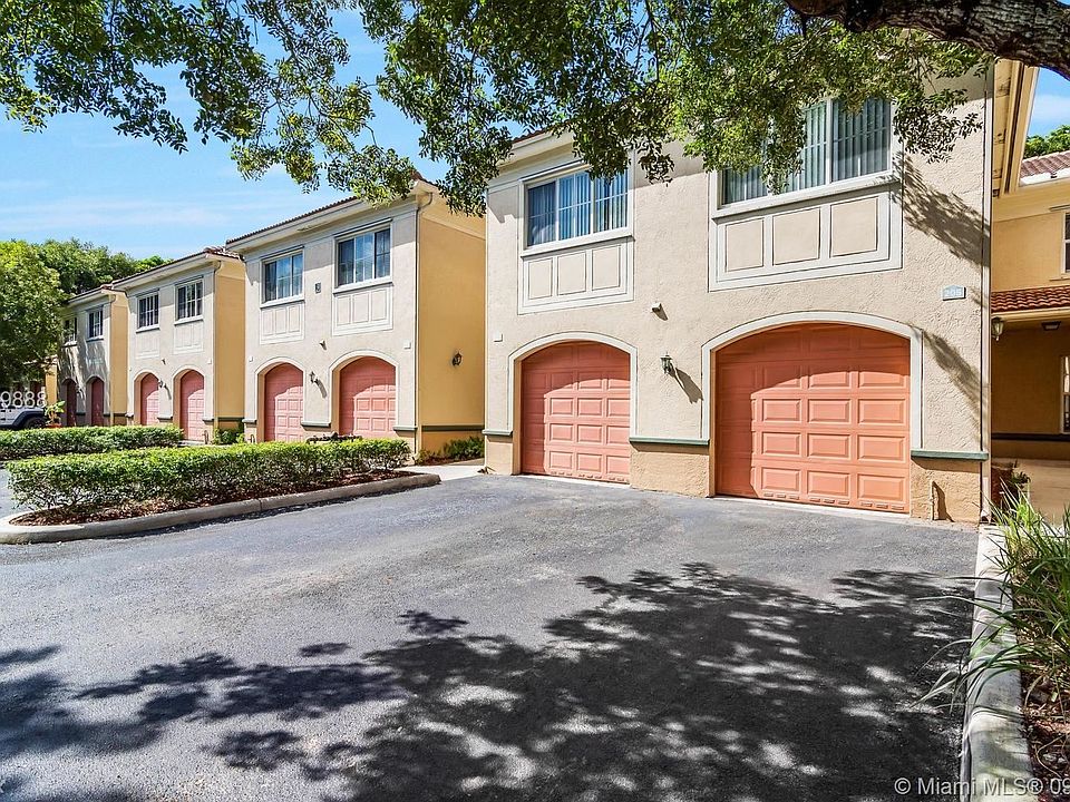 1st image of 2474 Centergate Dr APT 201