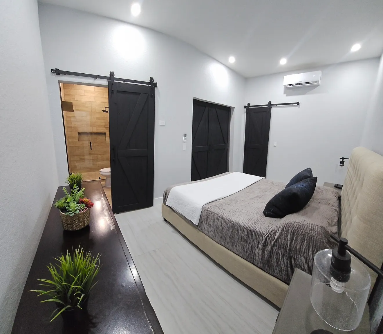 1 bed, 400 sqft, $1,600 — Photo 4