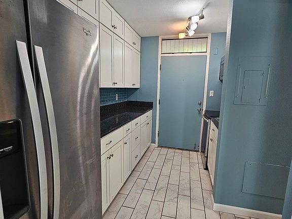 5th image of 3660 Lower Honoapiilani Rd APT 103