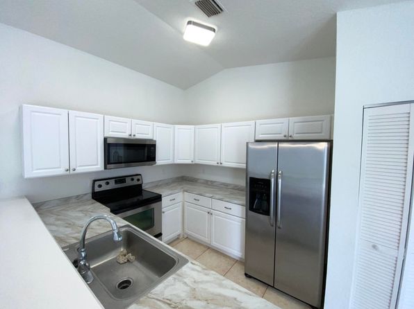 200 NE 6th Ave APT A